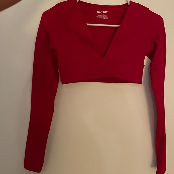 Red crop top - Picture 1 of 3
